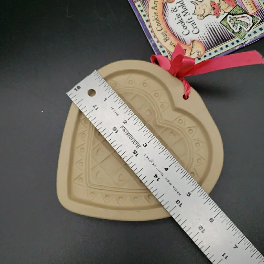 Vintage 1993 Brown Bag Cookie Art Checkered Heart 6.5